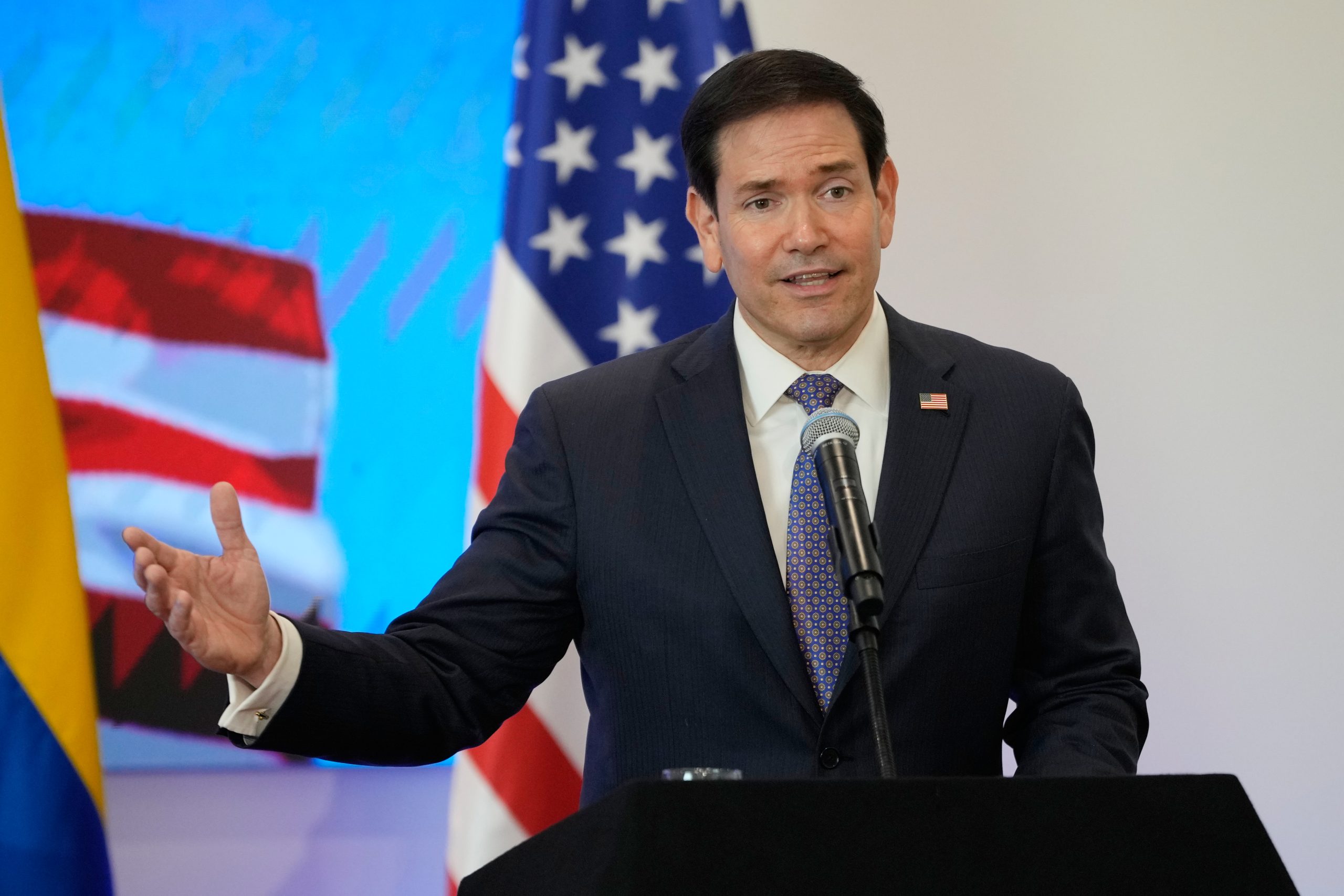 Rubio visits Ecuador as Trump-friendly leader helps the US counterdrug push in the region