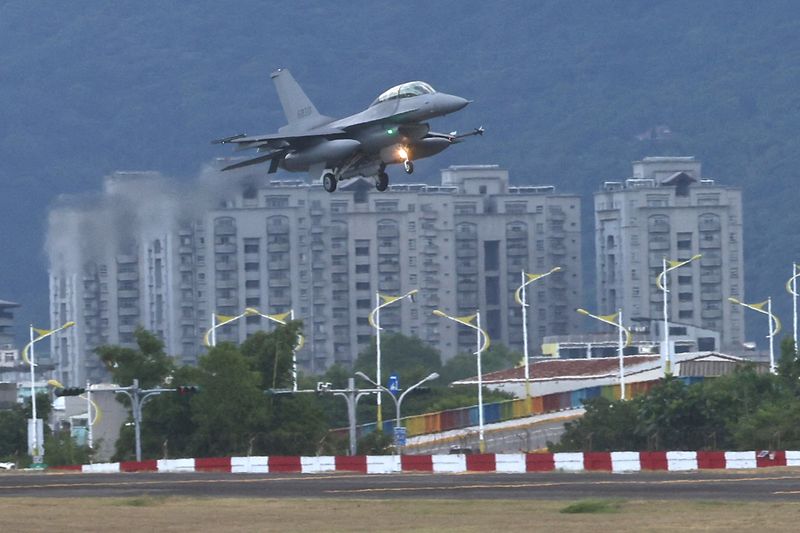 Taiwan says delayed US F-16s to start arriving this year