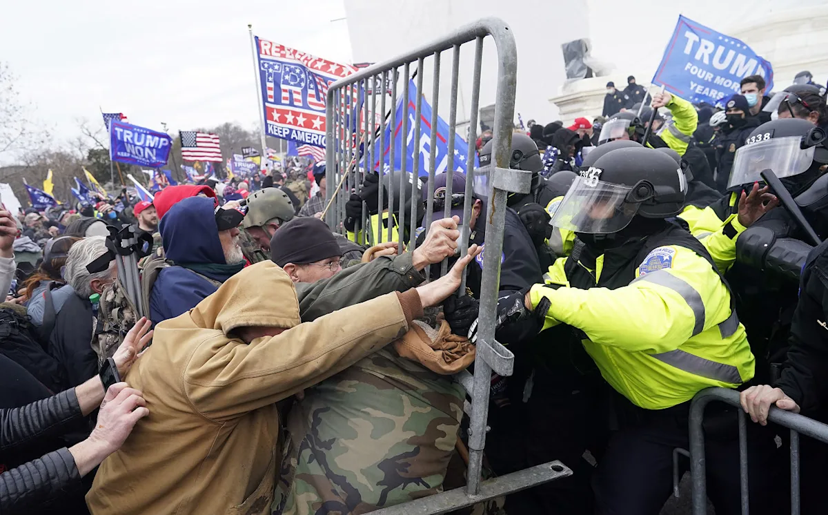 Jan. 6 rioters sue police for excessive force in class action lawsuit