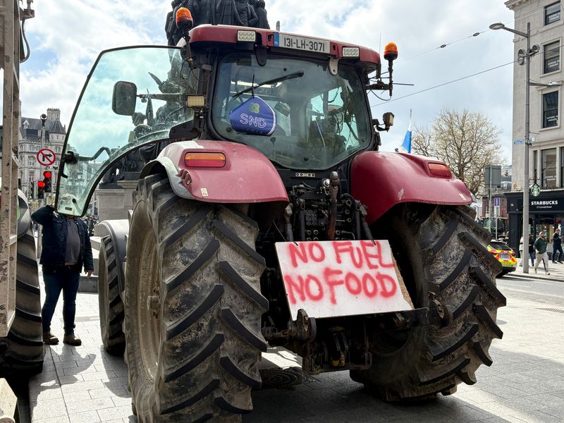 Irish police clear fuel protesters from central Dublin after days of gridlock