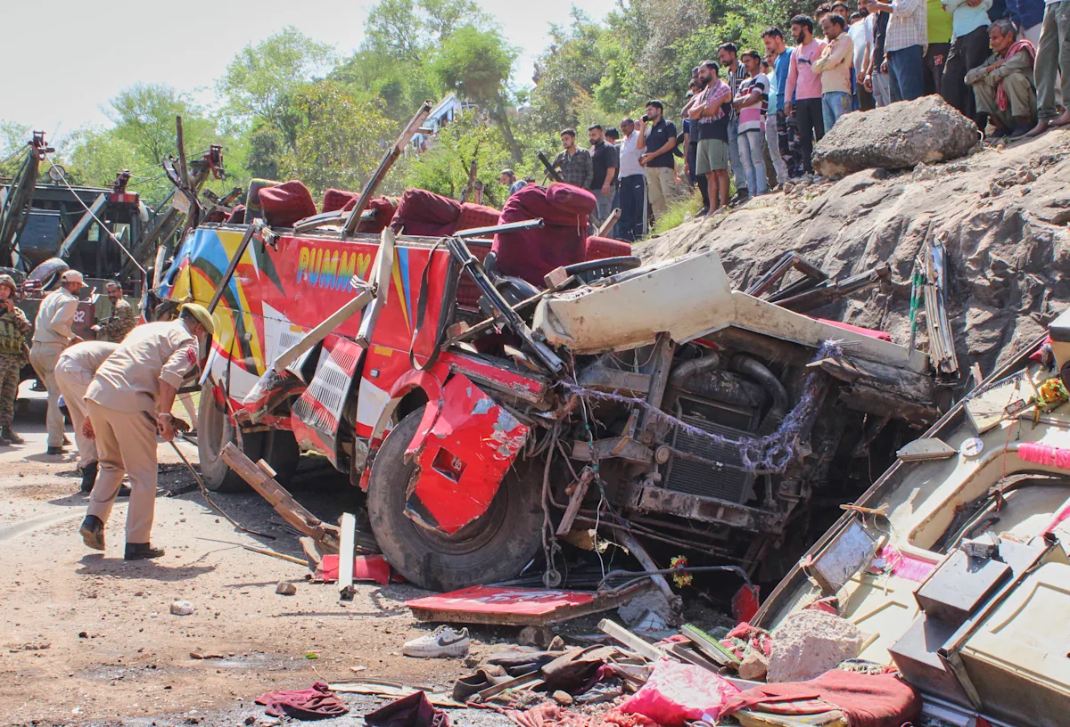 Bus accident in Indian-controlled Kashmir kills 21 people