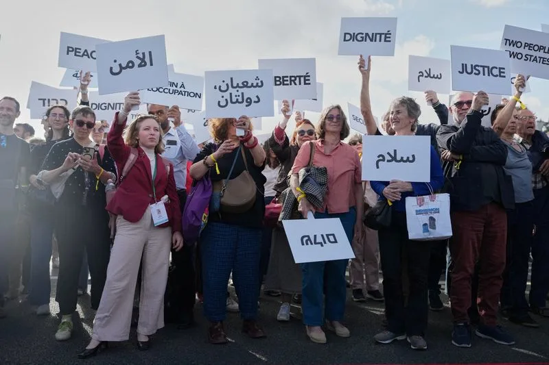 Israeli, Palestinian civil society groups meet in France as two-state hopes dim