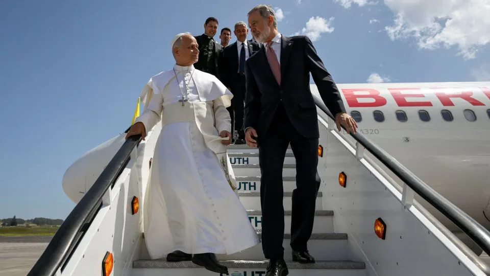King of Spain Offers Private Plane to Pope After Papal Flight Grounded