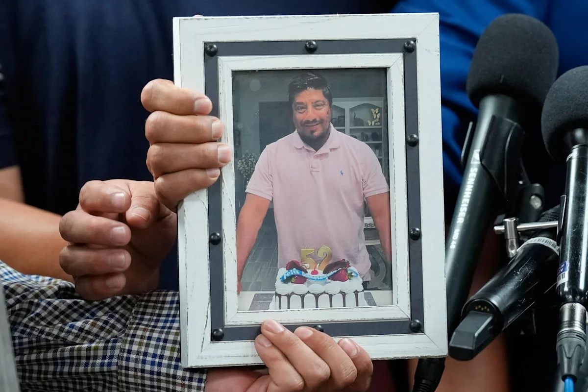 Detainees say ICE officer shot Houston driver through passenger window, lawyer says