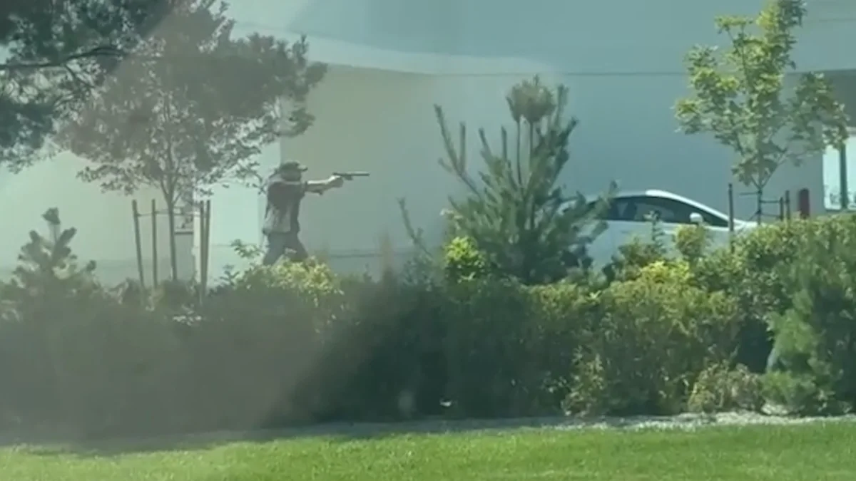 Watch video: Armed citizen confronts Idaho In-N-Out suspected gunman