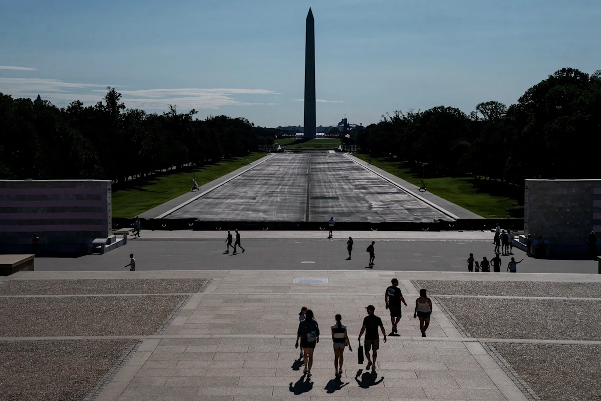Prosecutors drop more Lincoln Memorial Reflecting Pool vandalism cases