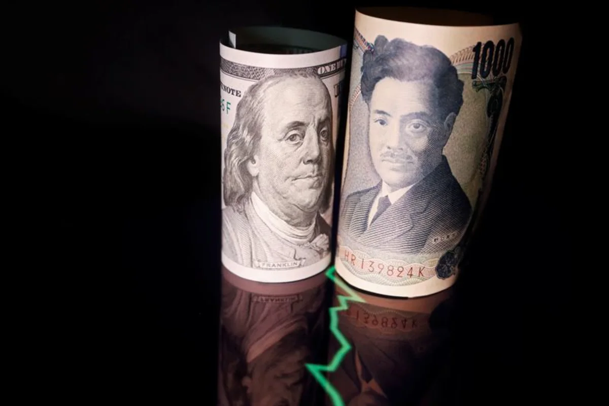 Dollar climbs versus yen as investors await US jobs data