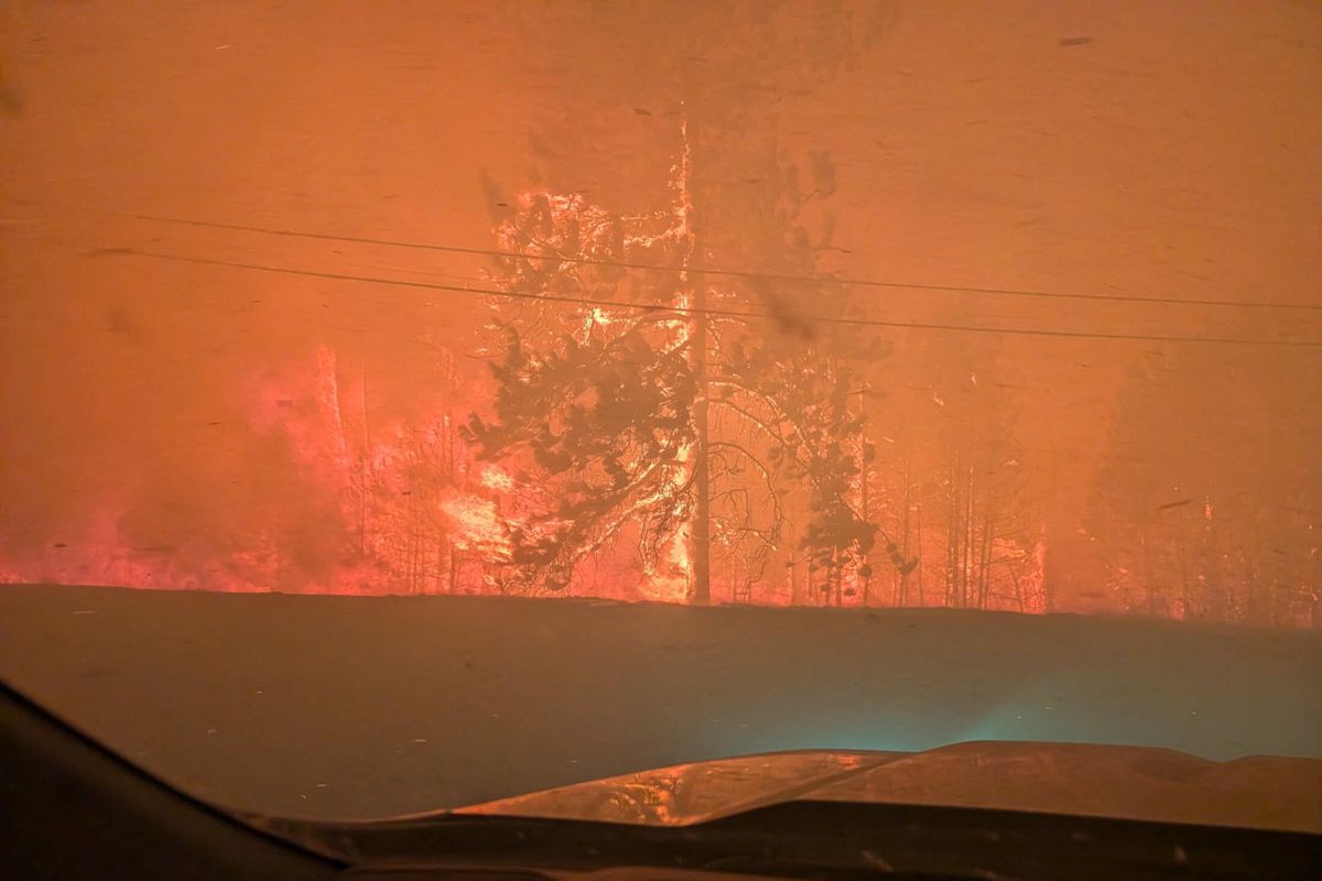 Wildfires in western Canada force more than 20, 000 people to evacuate