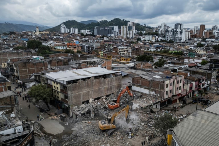 Hope fades for finding survivors of Colombia quake as rescued woman dies