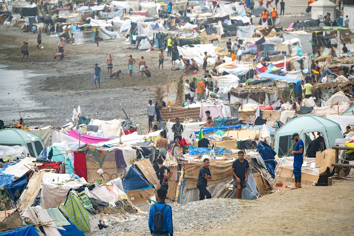 Madrid overrules Ceuta authorities to set up migrant camp at port