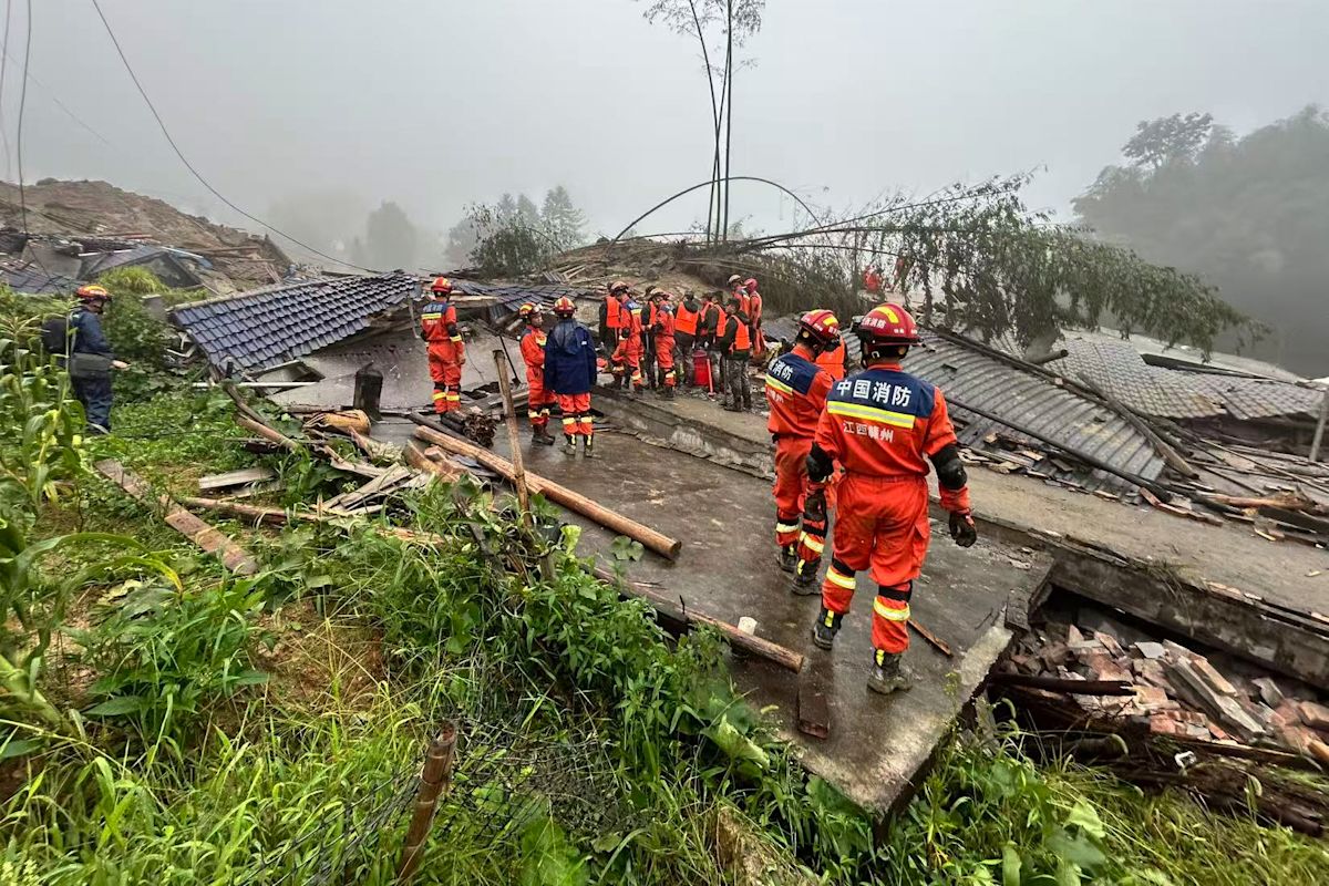 Death toll rises to 16 in landslides in southeastern China