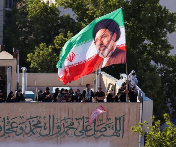 Iran: Hormuz Won't Reopen Until US Meets Demands