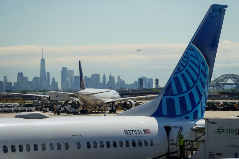 US halts flights at busy East Coast airports, says fiber line cut at construction site