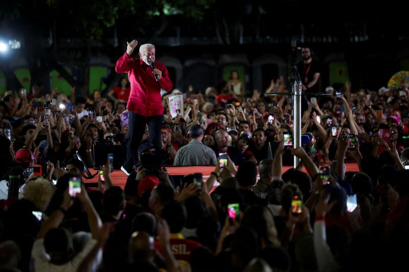 Lula and Bolsonaro statistically tied in potential Brazil runoff, polls suggest