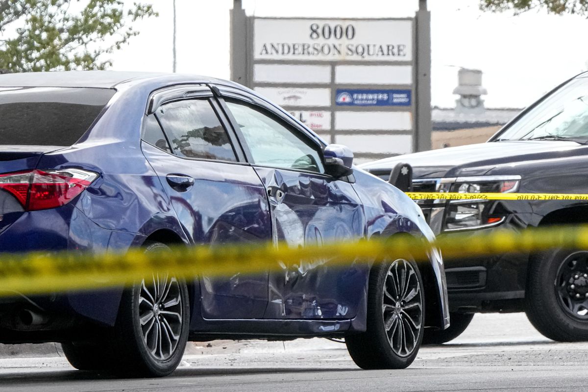 Man shot by ICE being detained with bullet still in his back, lawyer says