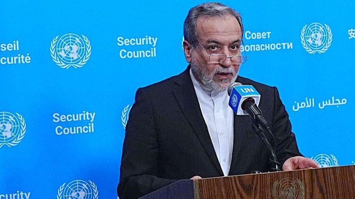 Iran offers US deal to reopen Strait of Hormuz in seven days