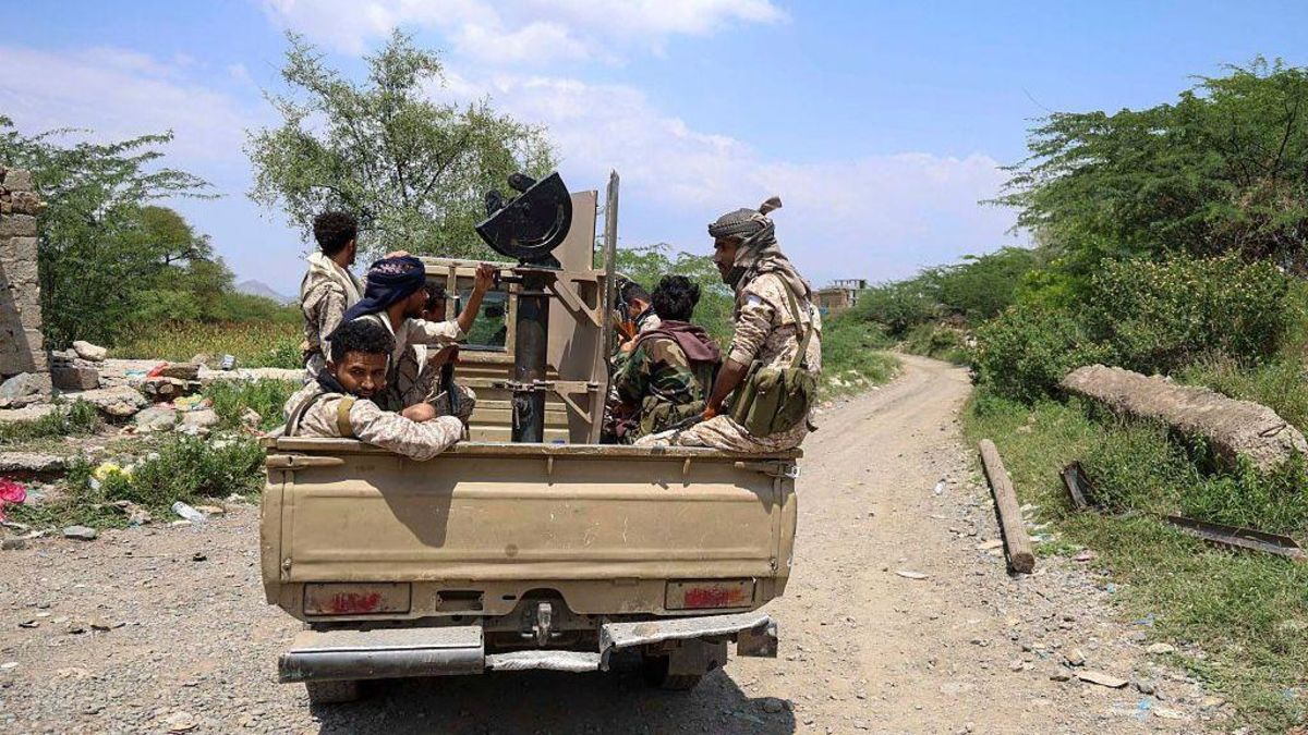 Yemen government announces major operation to retake Houthi territory