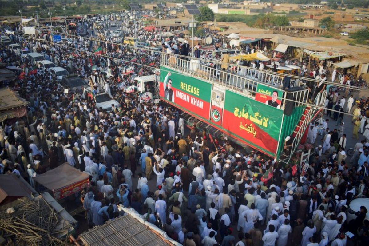 Thousands of Imran Khan supporters start march to Pakistani capital, party says