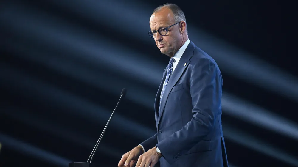 KI in der Politik: Ministerien und Kanzler setzen KI für Recherche- und Hilfsaufgaben ein