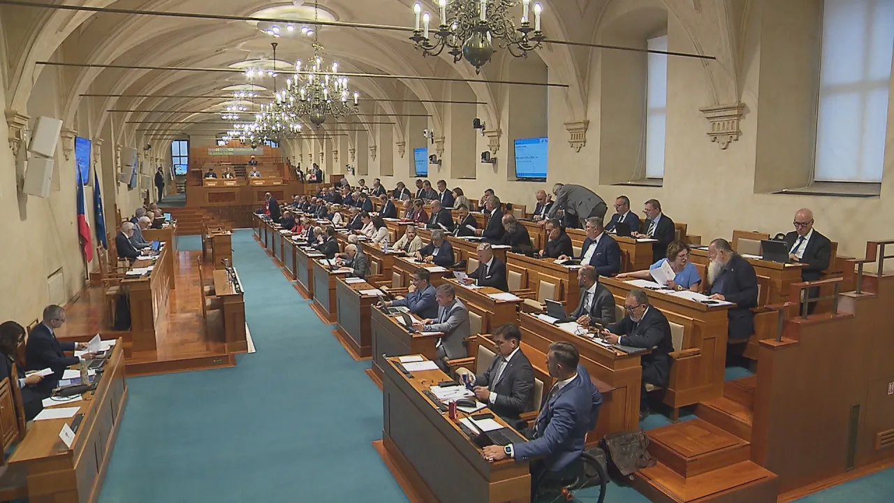 Senát schválil přerozdělení skoro osmi miliard korun z VZP mezi menší pojišťovny