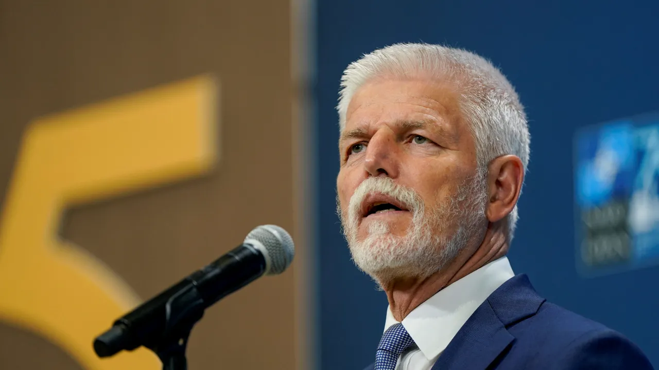 Prezident je automaticky vedoucím delegace, řekl Pavel o summitu NATO