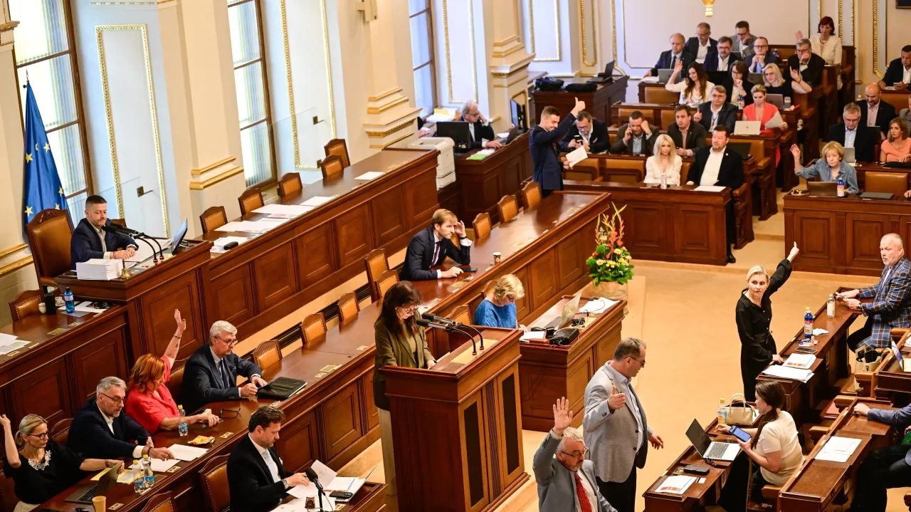 MPs Approve Amendment to the Rules of Procedure