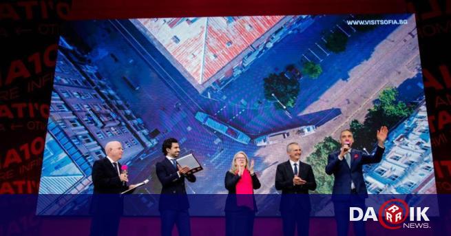Исторически момент: България даде старт на Giro d’Italia 2026 в Бургас (СНИМКИ)