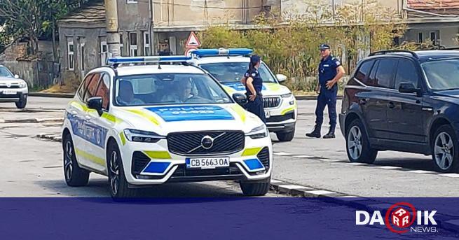 Записи показали, че 11-годишната Наталия се движи на метри след пастрока си