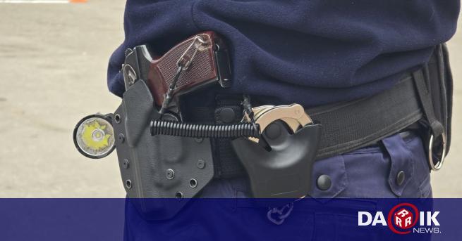 Блъснаха полицай на АМ „Тракия“ в посока Бургас, движението е затруднено