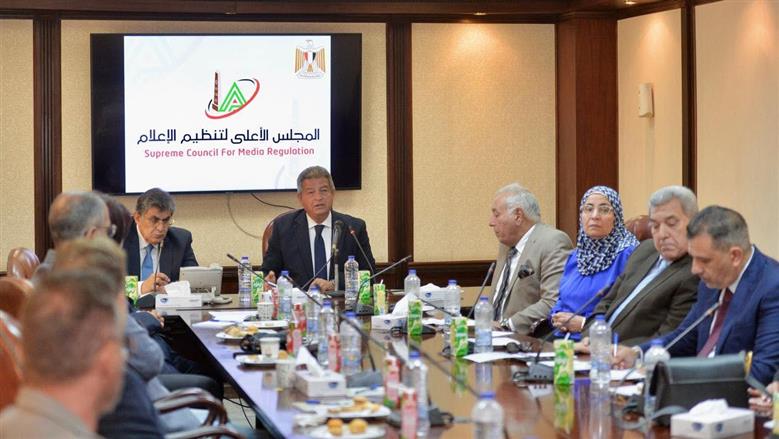 «الأعلى للإعلام» يبحث مع مقدمي البرامج الرياضية والصحفيين دعم المنتخب بمونديال 2026