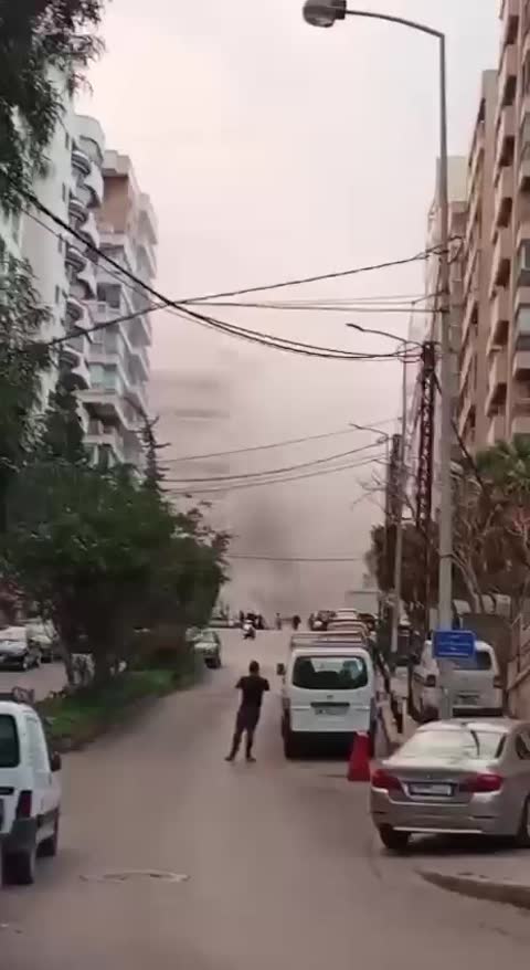 💥 Israeli airstrike hits Tallet El Khayat, Beirut